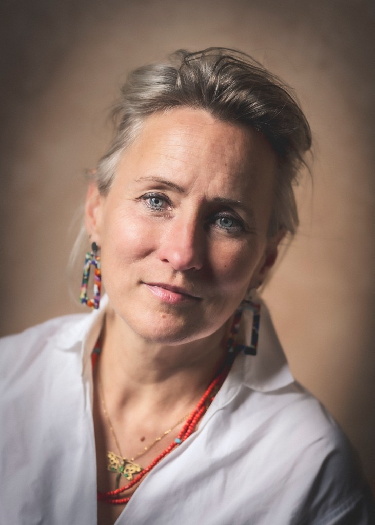 Sarah Debeuckelaer
Picture by Paul Marnef
https://www.isoway.eu/