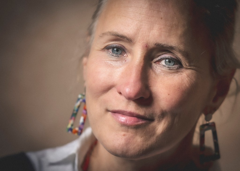 Sarah Debeuckelaer, to show who you will be dealing with, as consultant for your business.
Picture by Paul Marnef
https://www.isoway.eu/